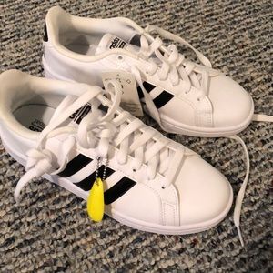 NWT Adidas sneakers